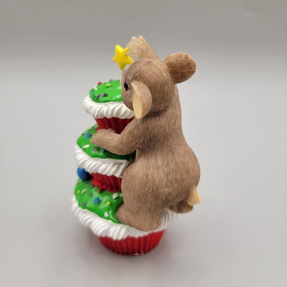 Charming Tails Merry Christmas Cupcake Figurine Holidays Seasonal Enesco - Picture 6 of 10